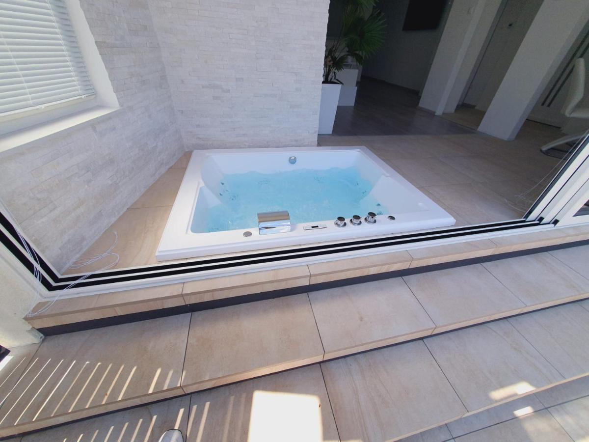 Jacuzzi Penthouse Apartment Matulji Zewnętrze zdjęcie